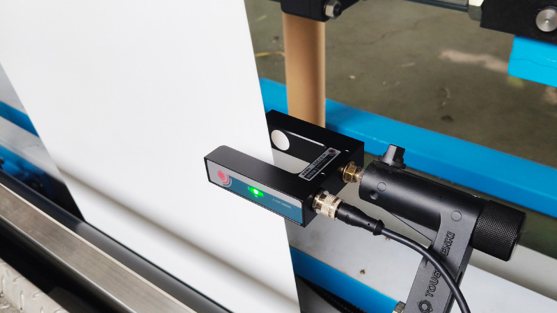 Ultrasonic Web Guide Sensor